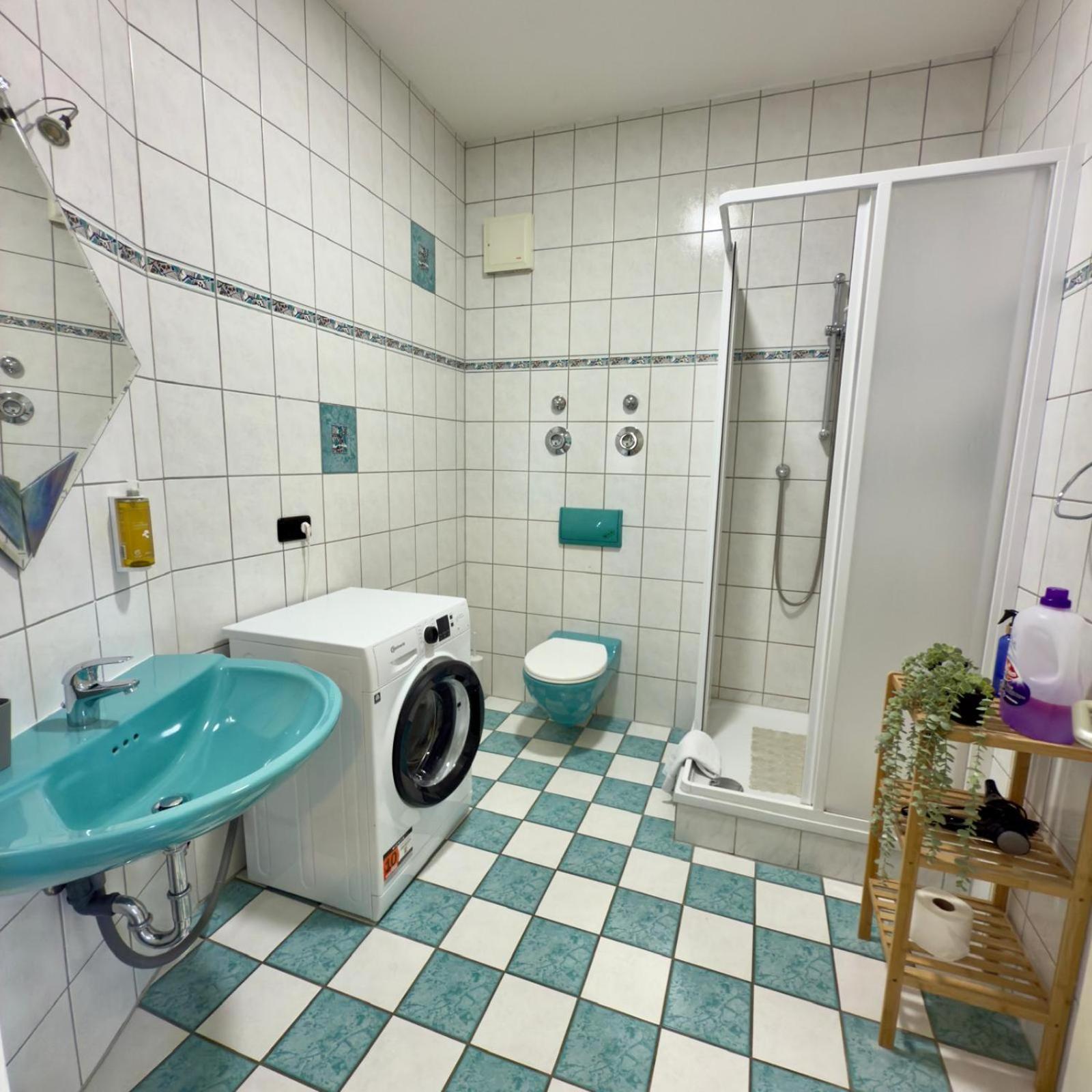Raha Apartments - Charmantes Studio-Apartment - Hbf - Gratis Parkplatz إرفورت المظهر الخارجي الصورة